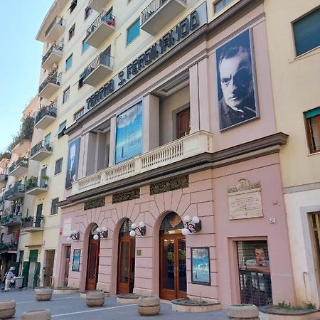 La Finestra Di Fronte Apartment Naples Luaran gambar