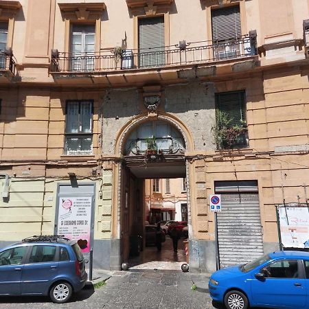 La Finestra Di Fronte Apartment Naples Luaran gambar